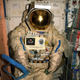 Imagen para el artículo titulado El satélite más espeluznante de la historia fue esta silueta de un astronauta vagando por el espacio